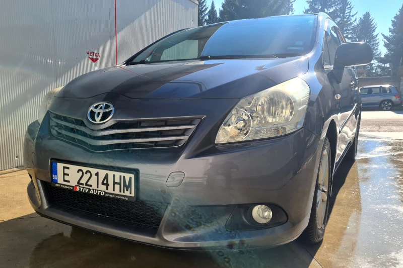 Toyota Verso 2.0 D4D, снимка 1 - Автомобили и джипове - 49206504