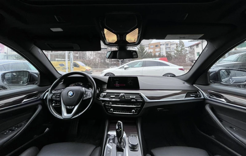 BMW 530 i X Drive Sport Line, снимка 11 - Автомобили и джипове - 48323767