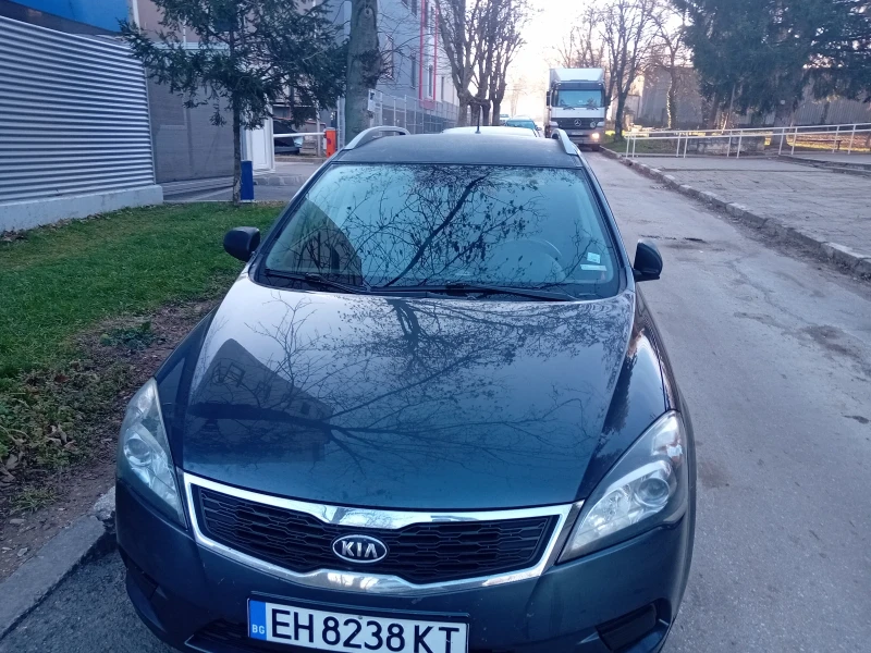 Kia Ceed, снимка 1 - Автомобили и джипове - 48400026