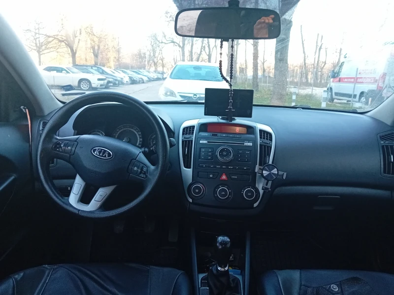 Kia Ceed, снимка 3 - Автомобили и джипове - 48400026