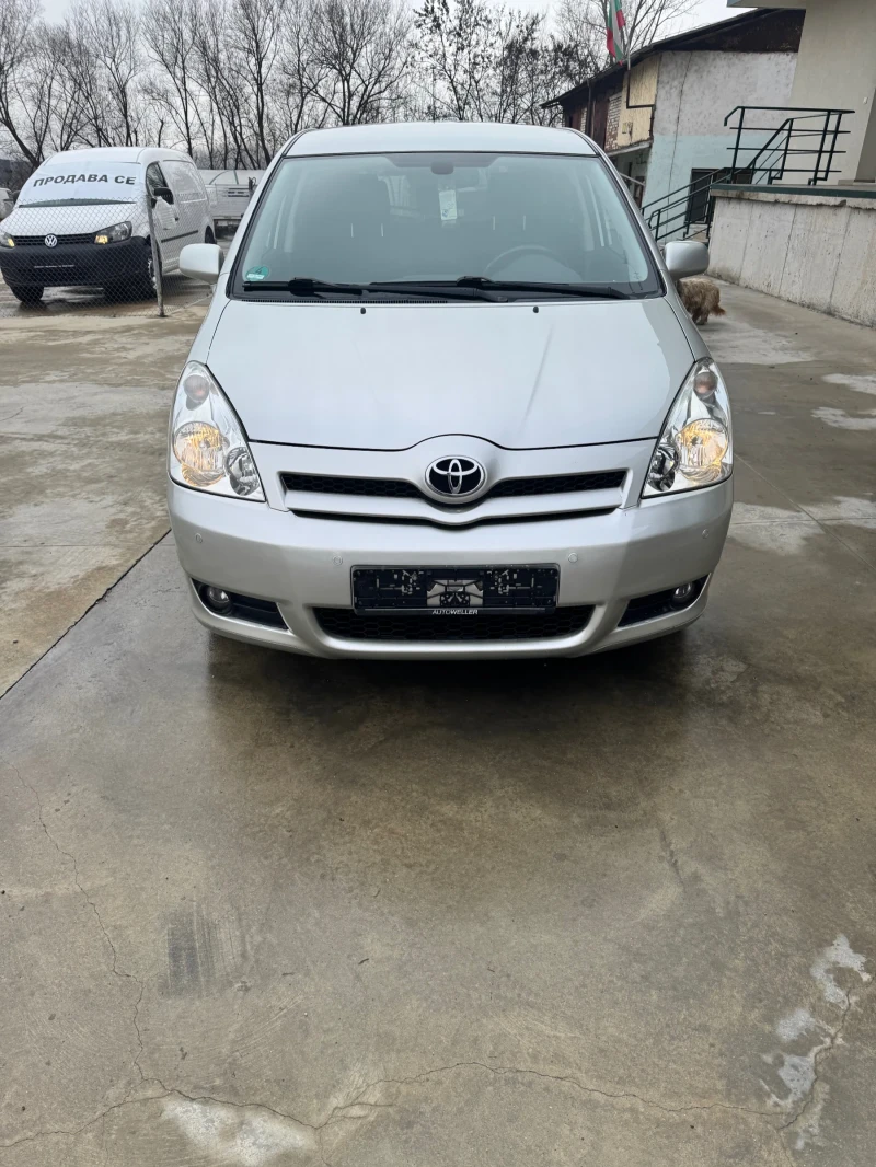 Toyota Corolla verso 1.8 VVTI, снимка 1 - Автомобили и джипове - 48450059