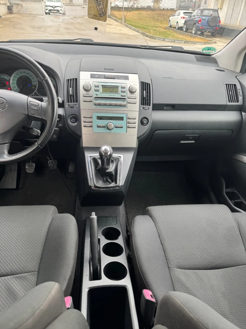 Toyota Corolla verso 1.8 VVTI, снимка 5 - Автомобили и джипове - 48450059