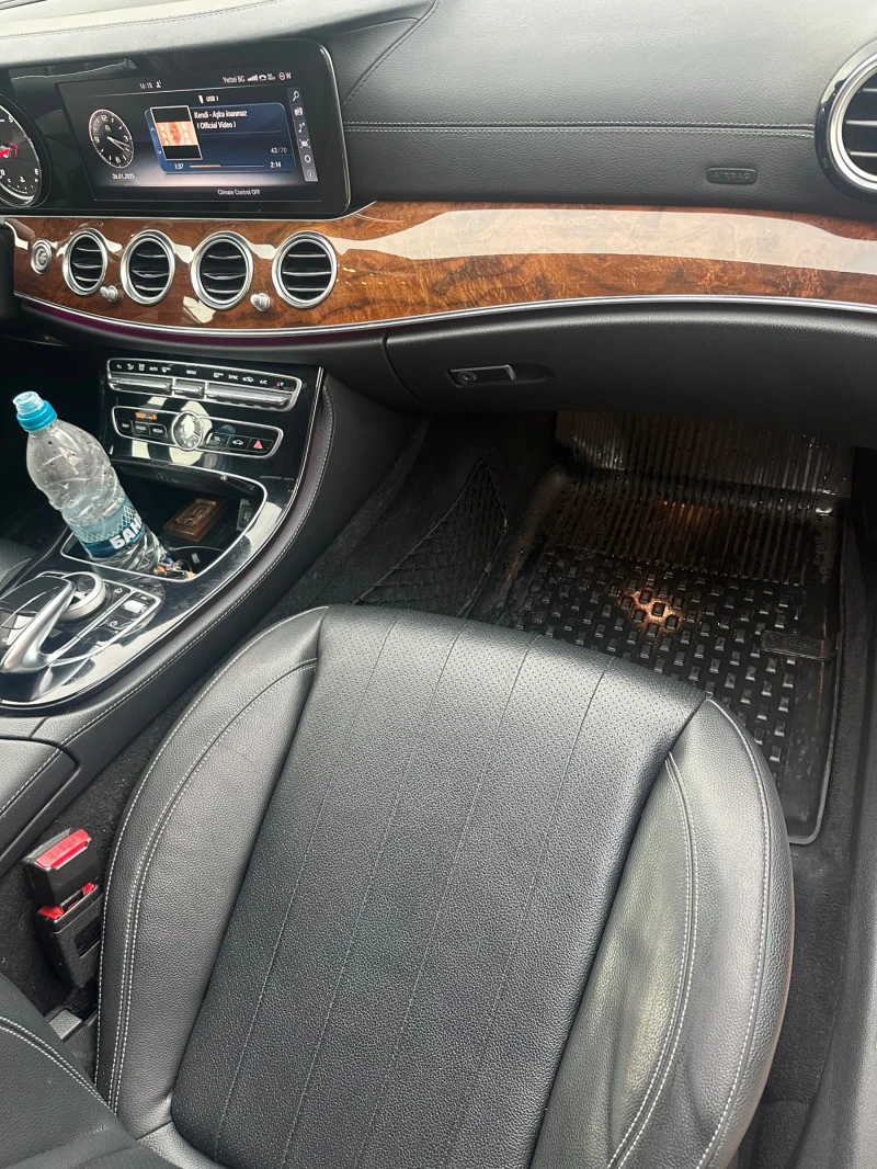 Mercedes-Benz E 300 Е300 4 Matic Luxury 2017г., снимка 10 - Автомобили и джипове - 49348762