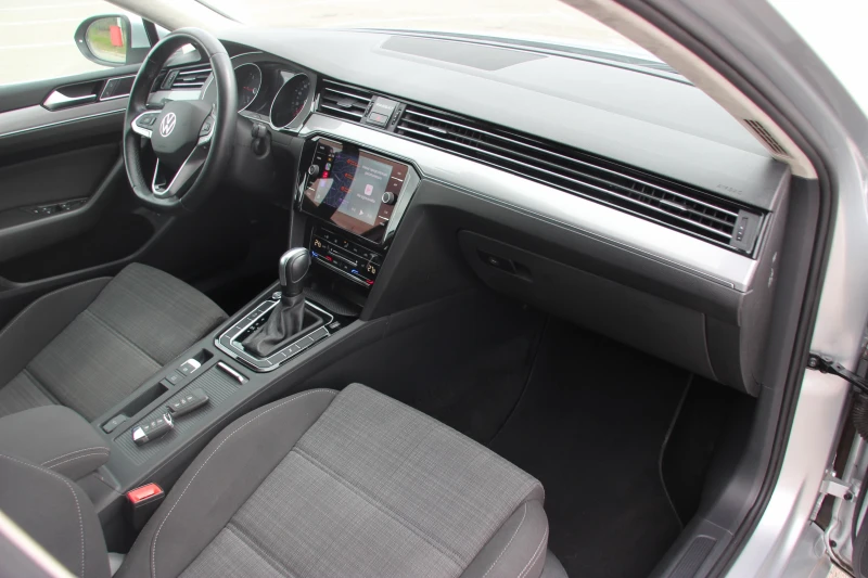 VW Passat 2.0 TDI A/T FACELIFTEURO 6B   , снимка 10 - Автомобили и джипове - 51963570