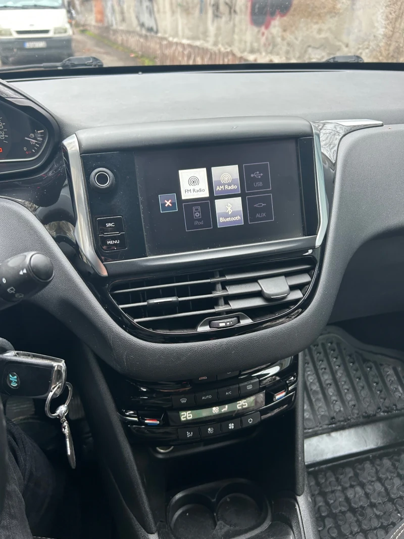 Peugeot 208, снимка 9 - Автомобили и джипове - 52671462