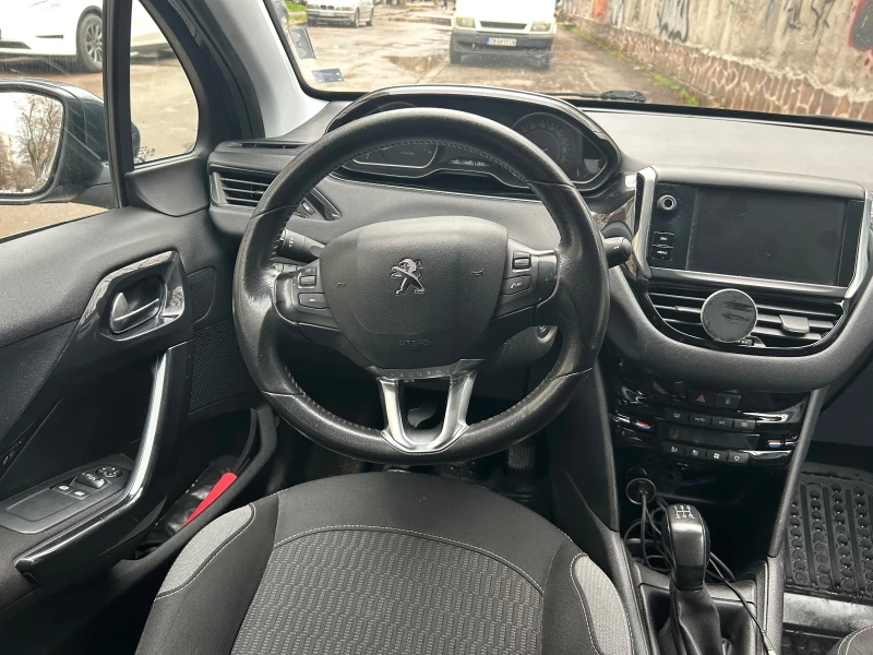 Peugeot 208, снимка 10 - Автомобили и джипове - 52671462