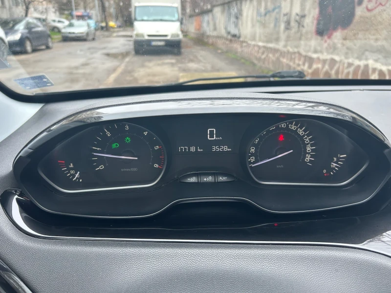 Peugeot 208, снимка 11 - Автомобили и джипове - 52671462