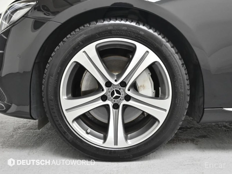 Mercedes-Benz E 300, снимка 5 - Автомобили и джипове - 52992502