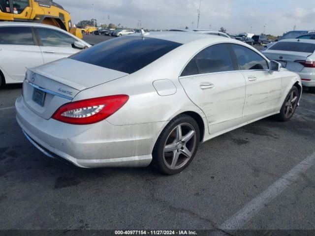 Mercedes-Benz CLS 500 4MATIC* ПОДГРЕВ* КАМЕРА* МАСАЖ* КЕЙЛЕС* , снимка 5 - Автомобили и джипове - 48311628