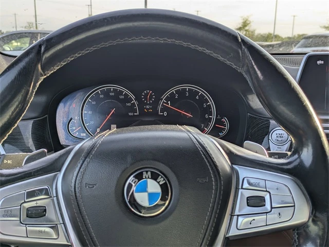 BMW 740 M Pack* Harman Kardon* Пано* HUD* 360 - изображение 8
