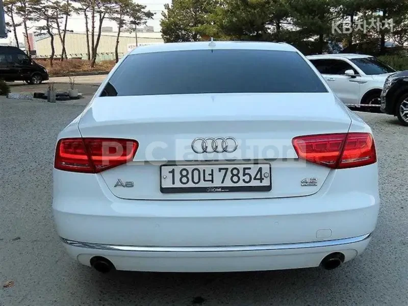 Audi A8 Адаптивно окачване (ECS)* Адаптивен круиз контрол, снимка 2 - Автомобили и джипове - 54076280