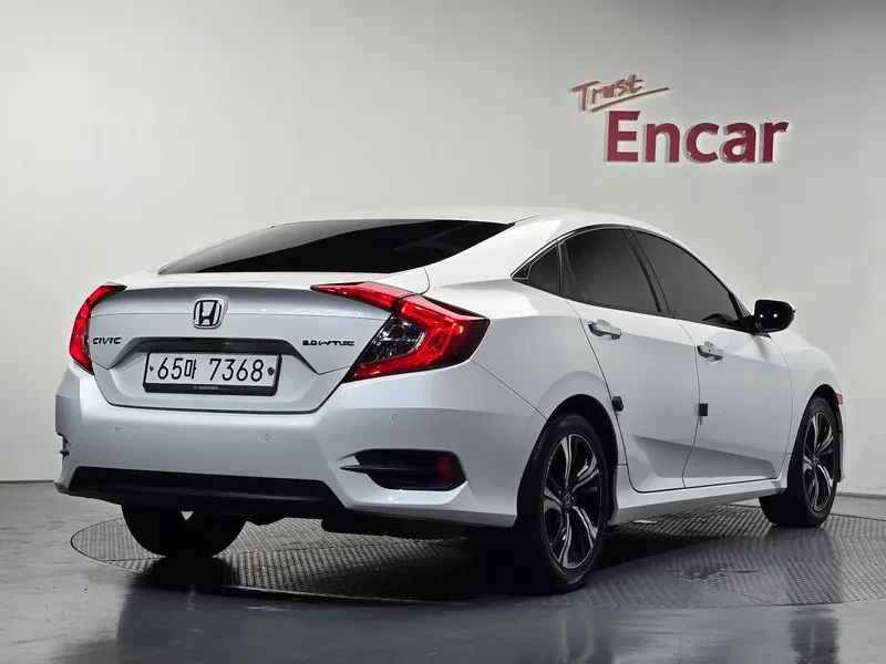 Honda Civic 2.0 10Th Generation, снимка 2 - Автомобили и джипове - 54953909