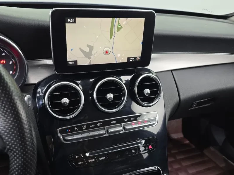 Mercedes-Benz C 220 D Avantgarde, снимка 12 - Автомобили и джипове - 55653881