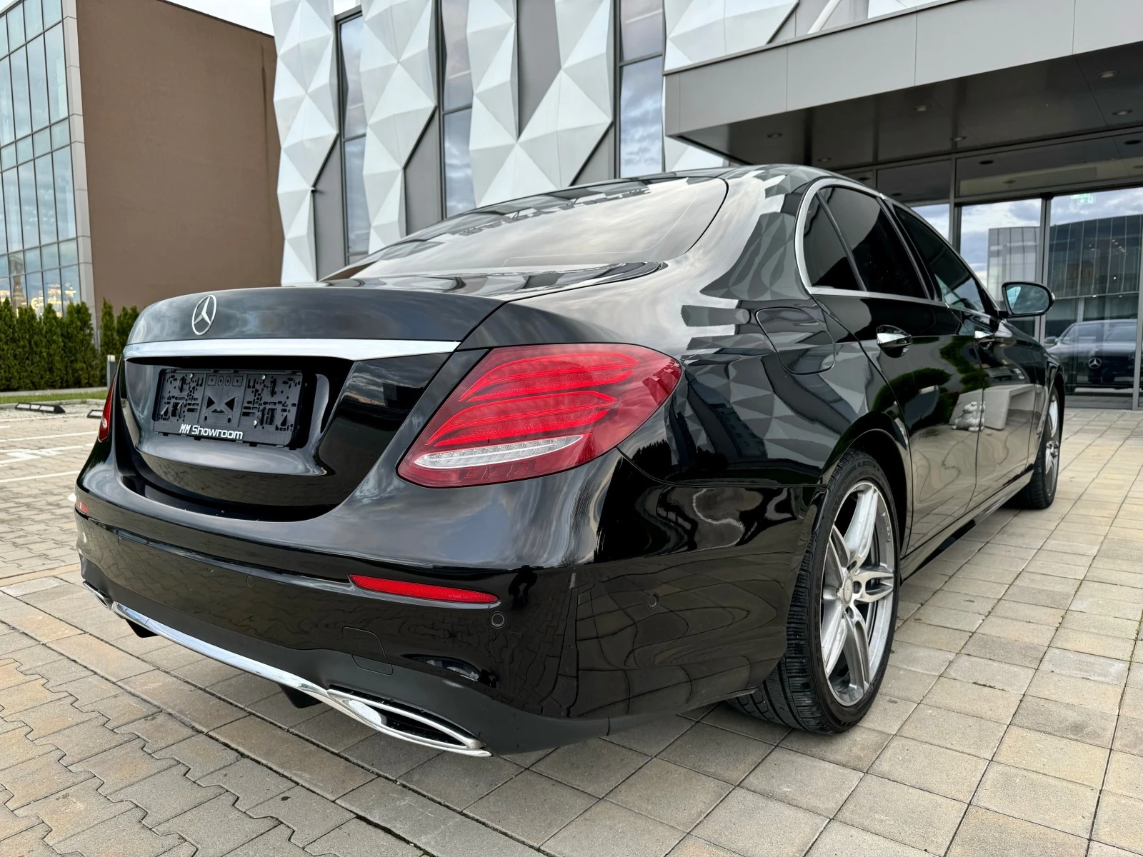 Mercedes-Benz E 350 AMG-KAM-BLIND-SPOT-ПАМЕТ-KEY-GO-BURMESTER-ПОДГРЕВ - изображение 5