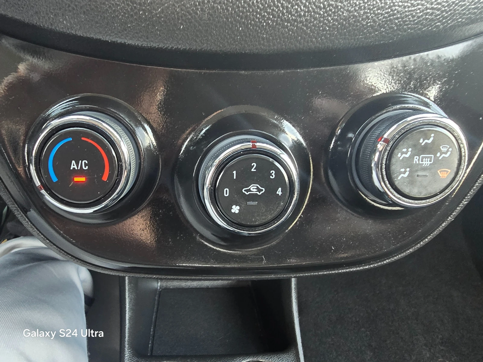 Opel Karl 1.0i-75k.c-EURO6 | Mobile.bg — изображение 16