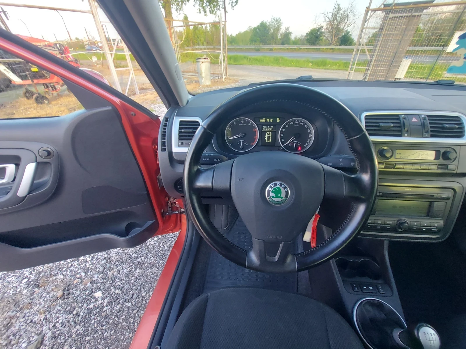 Skoda Fabia 1.6  82669км. - изображение 8