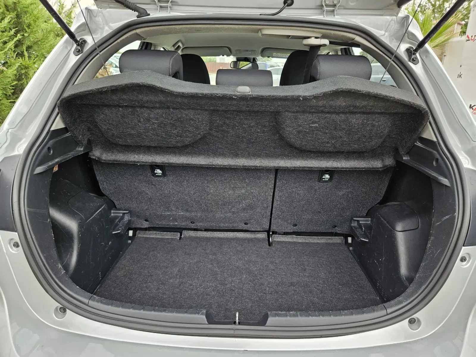 Toyota Yaris 1.0i-69kc= = LINE ASSIST= КАМЕРА= СЕРВИЗНА ИСТОРИЯ - изображение 10