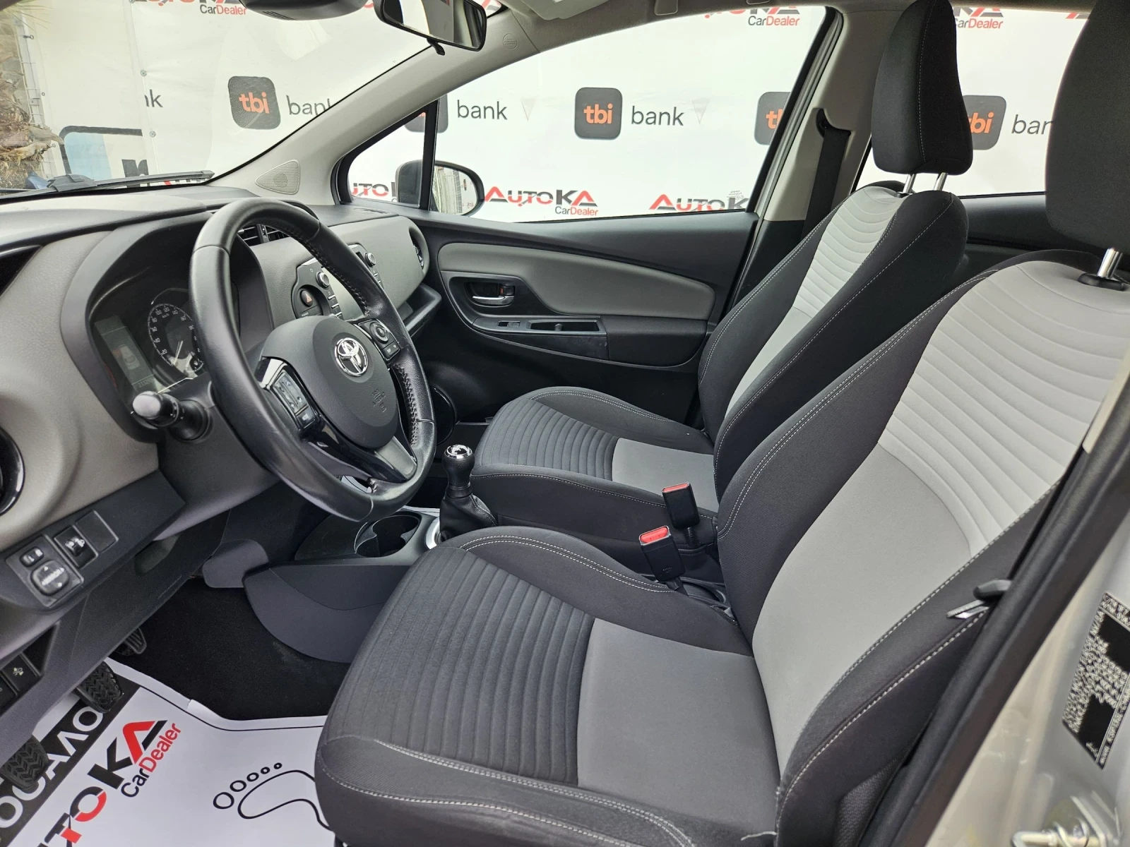 Toyota Yaris 1.0i-69kc= = LINE ASSIST= КАМЕРА= СЕРВИЗНА ИСТОРИЯ - изображение 7