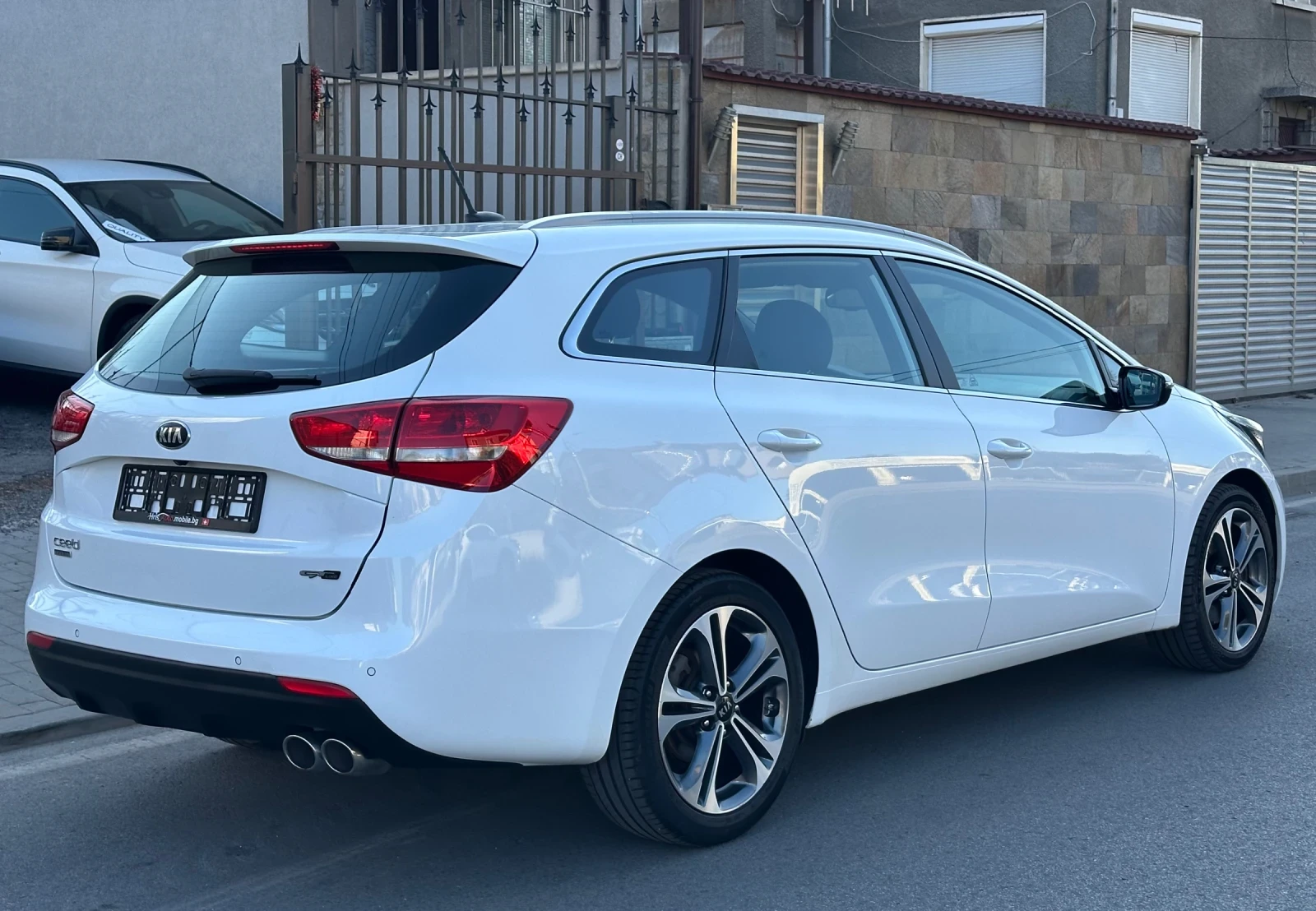 Kia Ceed 1, 6 CRDI. GT-Line/ Автоматик/Нов внос Швейцария ! - изображение 3