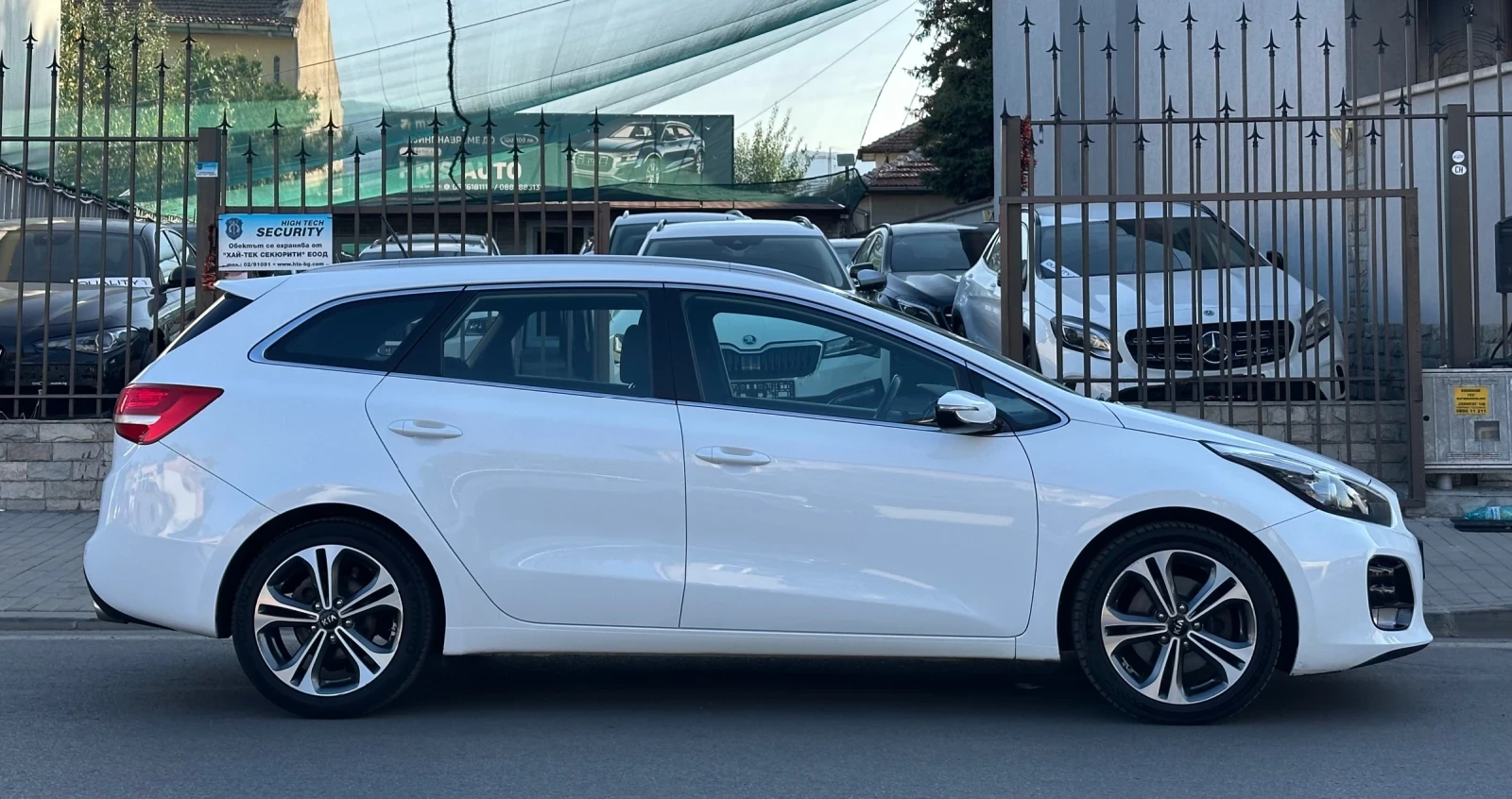 Kia Ceed 1, 6 CRDI. GT-Line/ Автоматик/Нов внос Швейцария ! - изображение 2