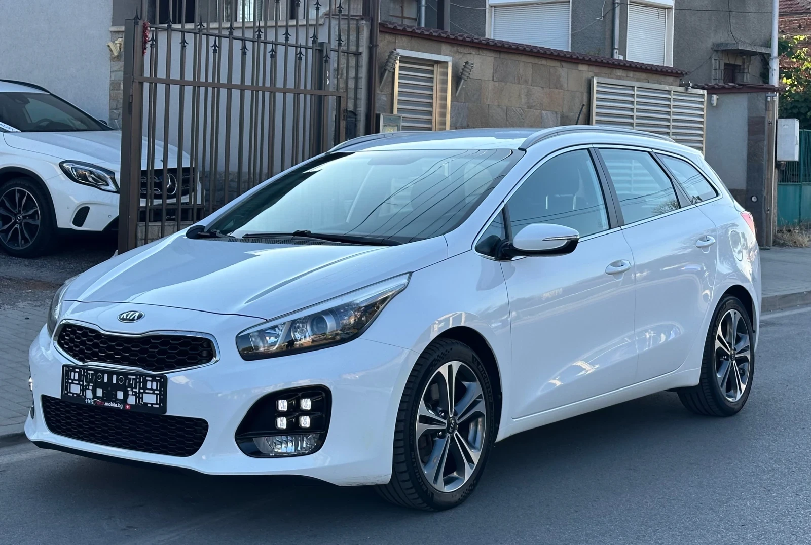 Kia Ceed 1, 6 CRDI. GT-Line/ Автоматик/Нов внос Швейцария ! - изображение 7