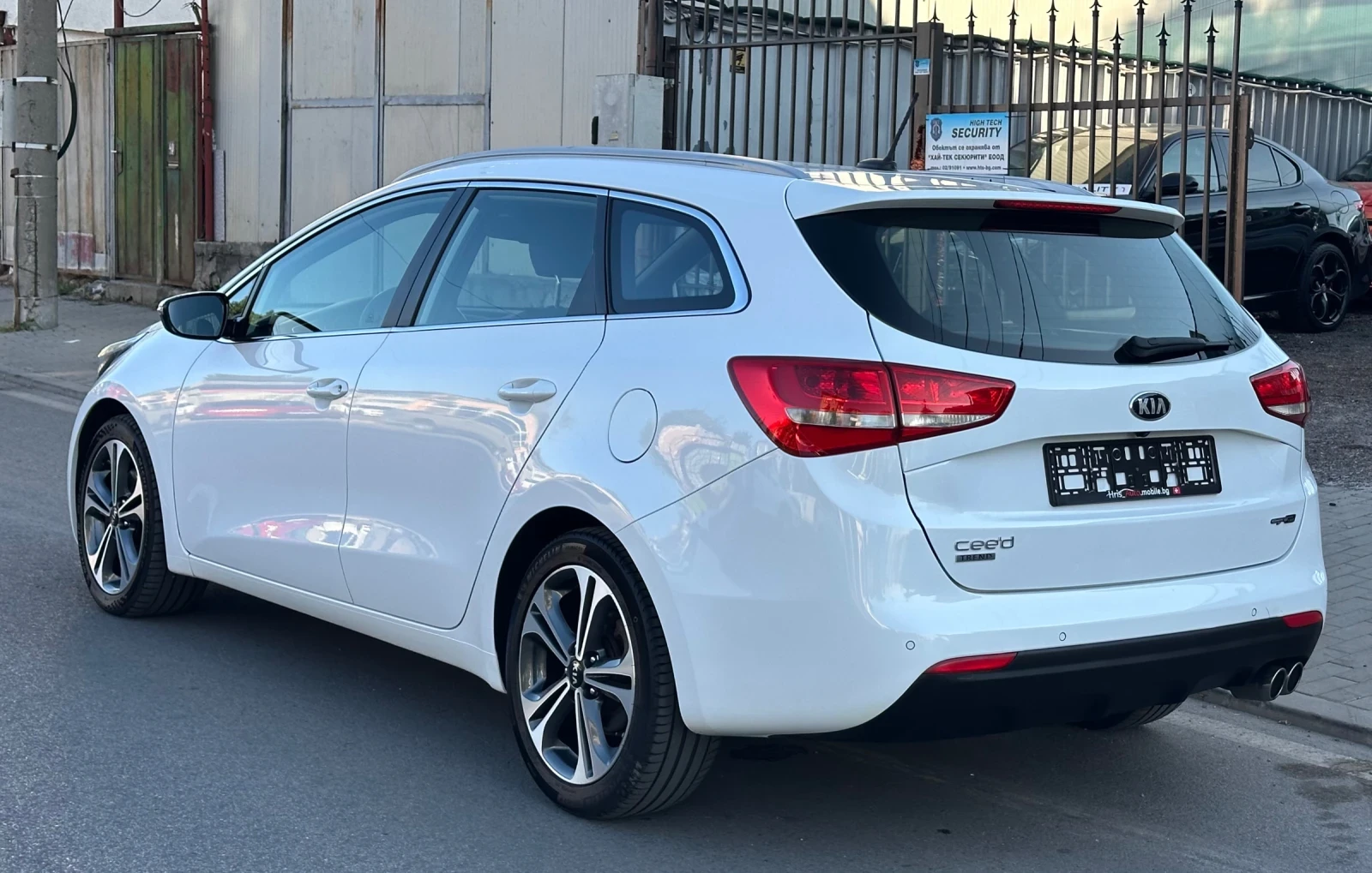 Kia Ceed 1, 6 CRDI. GT-Line/ Автоматик/Нов внос Швейцария ! - изображение 5