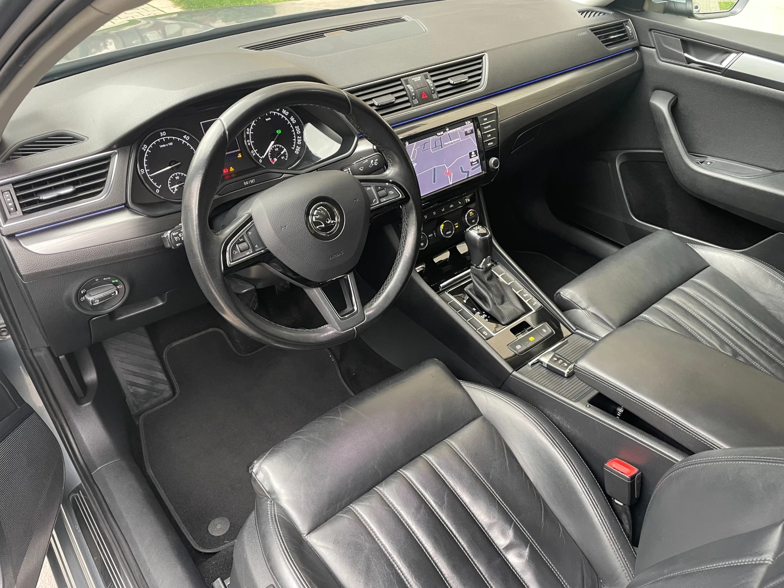 Skoda Superb 2.0TDI Business Edition - изображение 6
