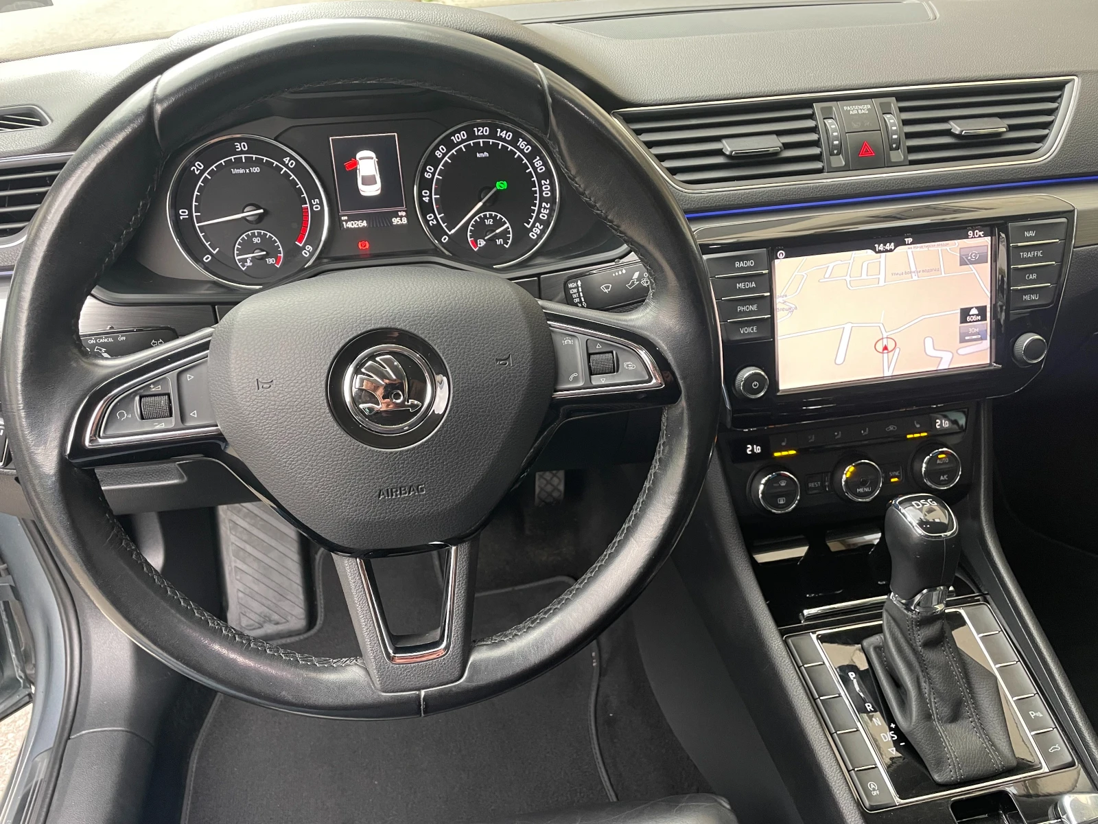 Skoda Superb 2.0TDI Business Edition - изображение 8