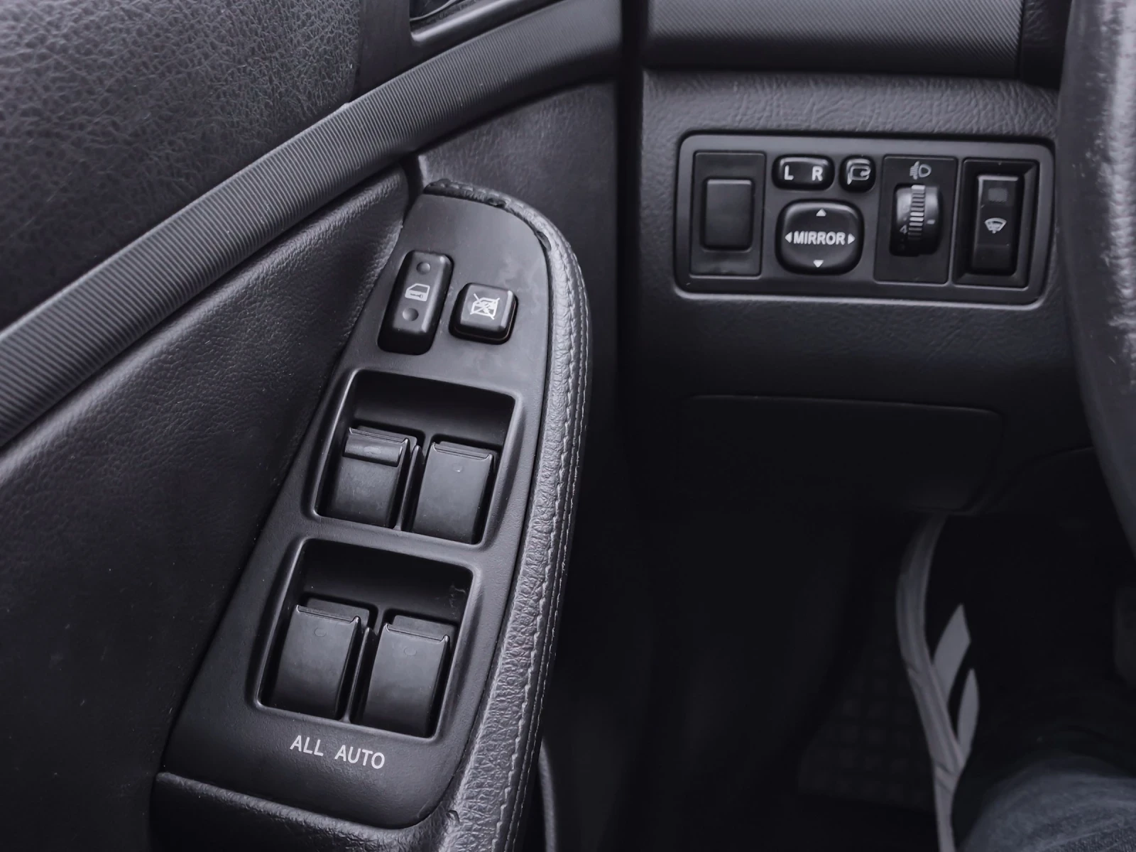 Toyota Avensis 2.2 D4D 177  |  |   | Mobile.bg   12