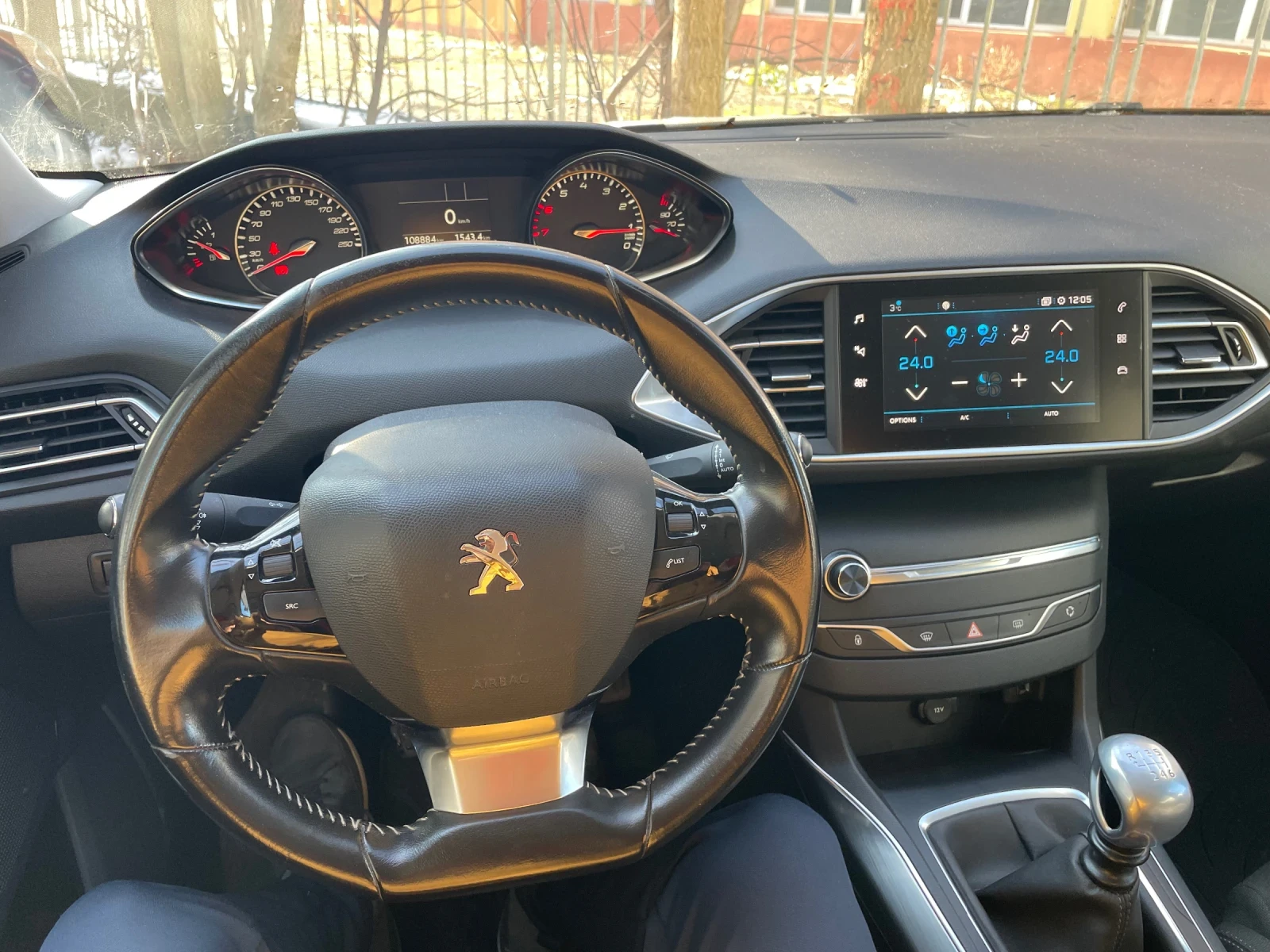 Peugeot 308 1.2 GT Line - изображение 9