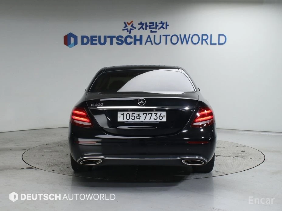 Mercedes-Benz E 300  - изображение 4