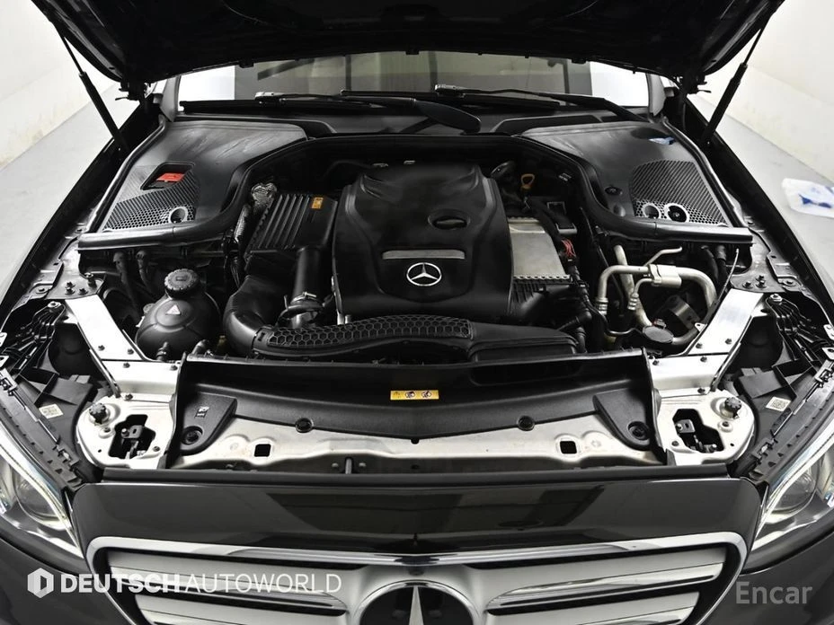 Mercedes-Benz E 300  - изображение 6