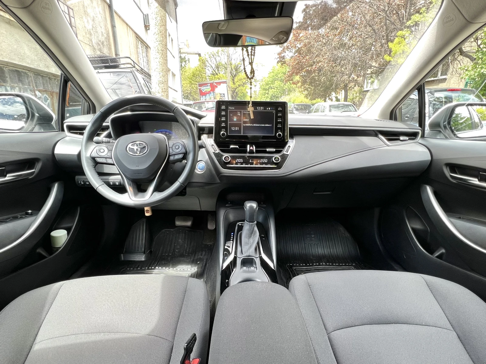 Toyota Corolla 1.8 Hybrid Executive White Pearl  - изображение 7