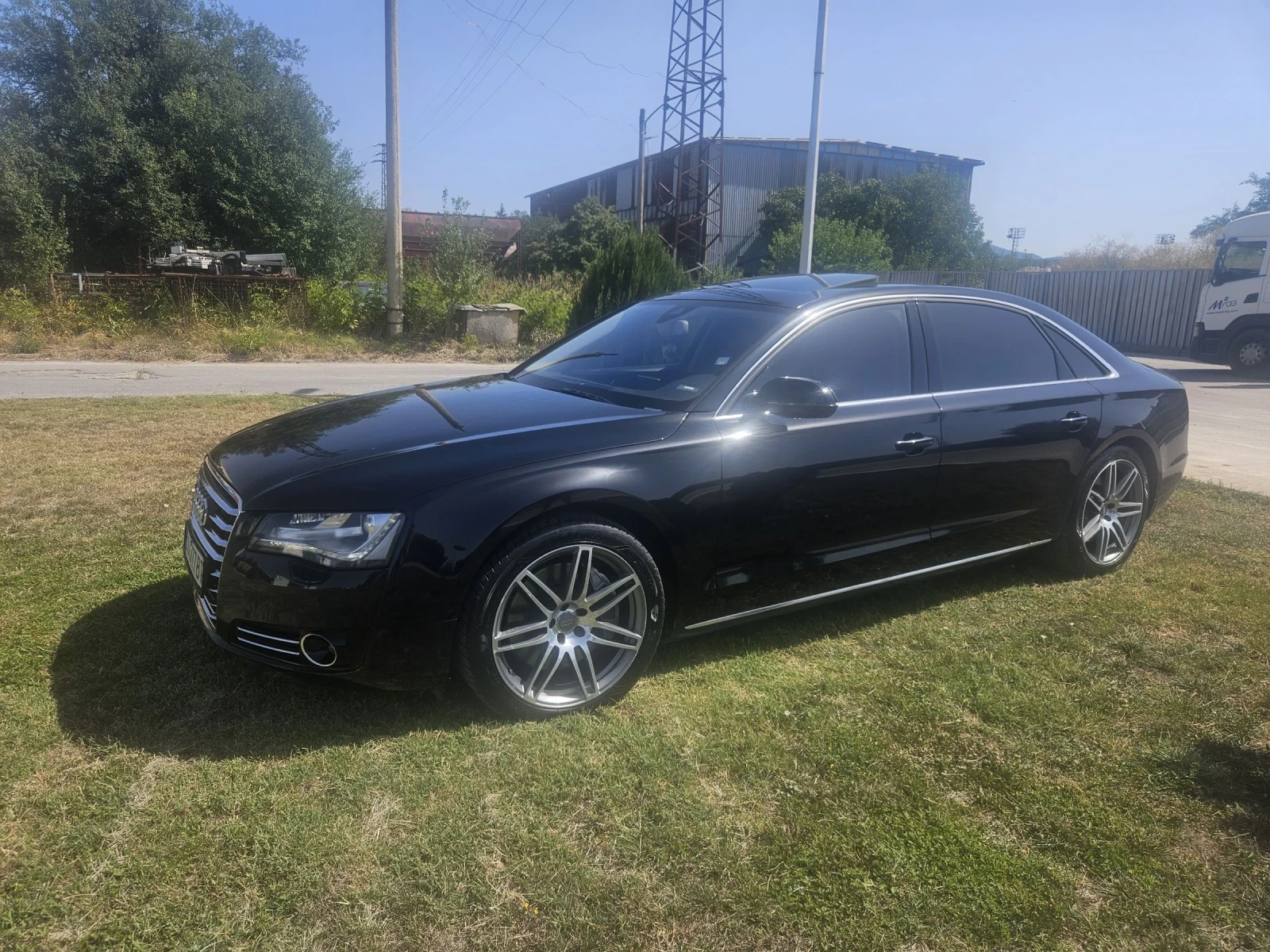 Audi A8  - изображение 2