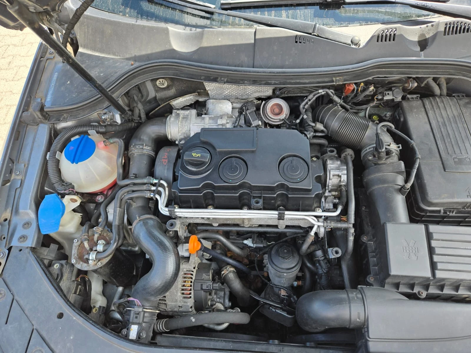 VW Passat, снимка 2 - Автомобили и джипове - 53706356