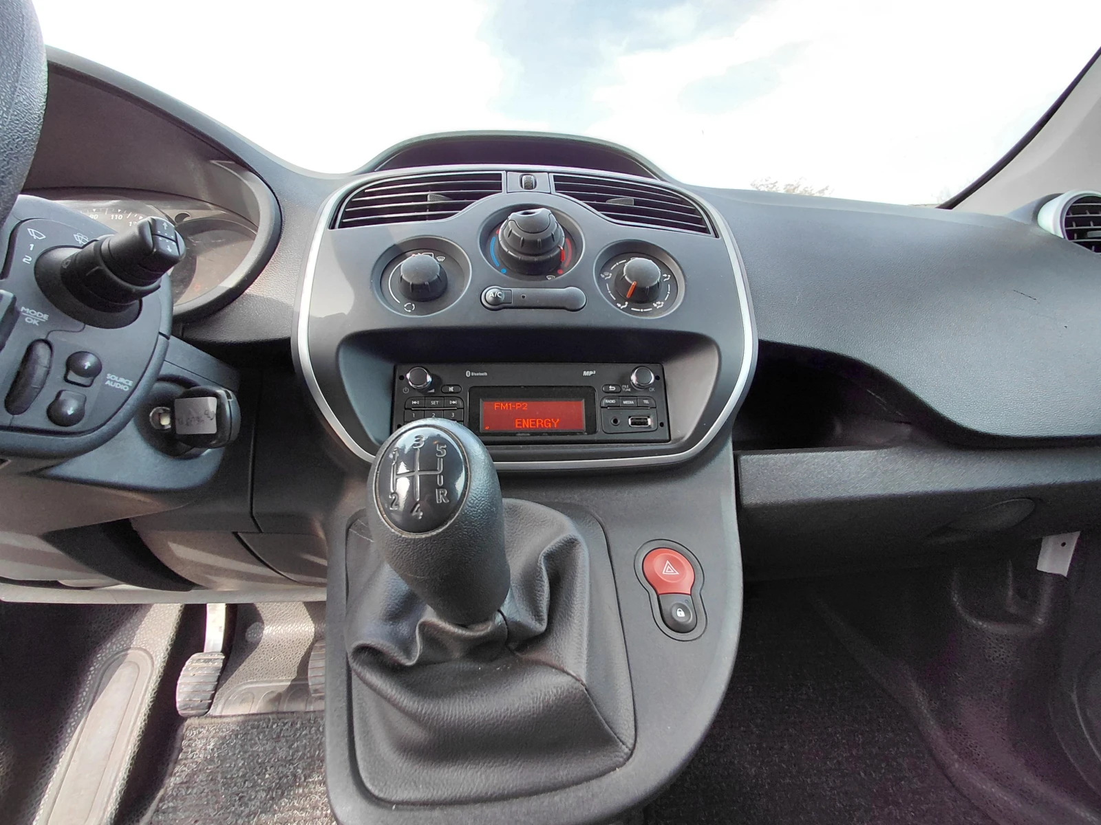 Renault Kangoo 1.5 dCi/75к.с/Life/N1, снимка 12 - Автомобили и джипове - 53721085