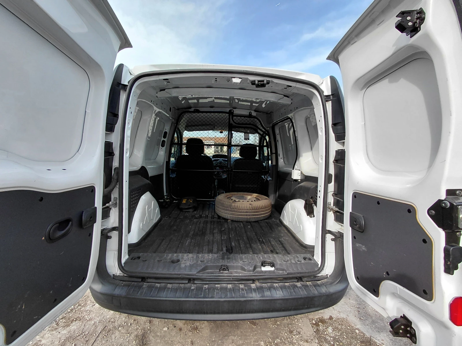 Renault Kangoo 1.5 dCi/75к.с/Life/N1, снимка 10 - Автомобили и джипове - 53721085