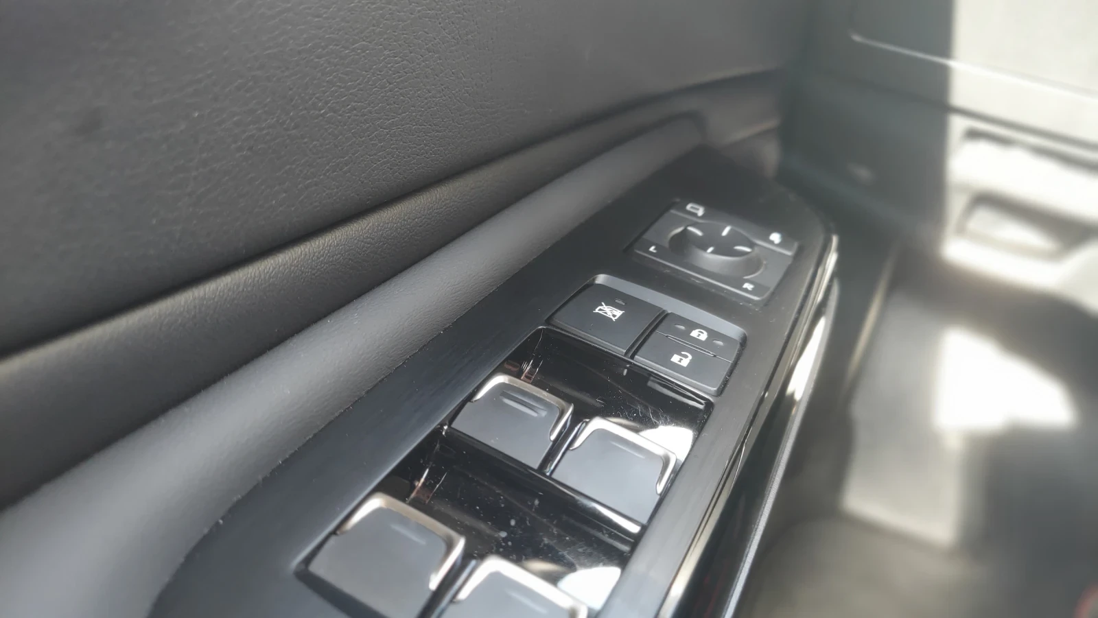 Lexus ES 300 Hybrid , снимка 13 - Автомобили и джипове - 53937043