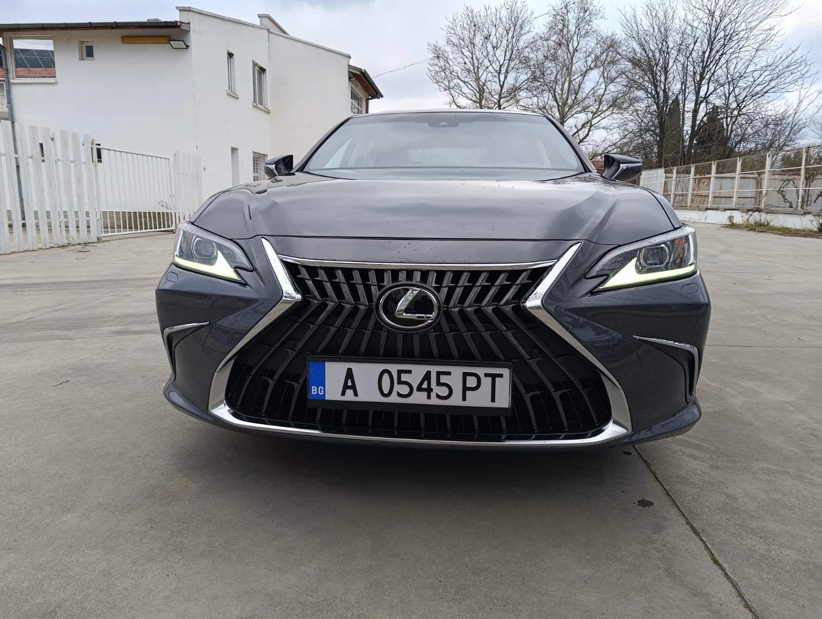 Lexus ES 300 Hybrid 