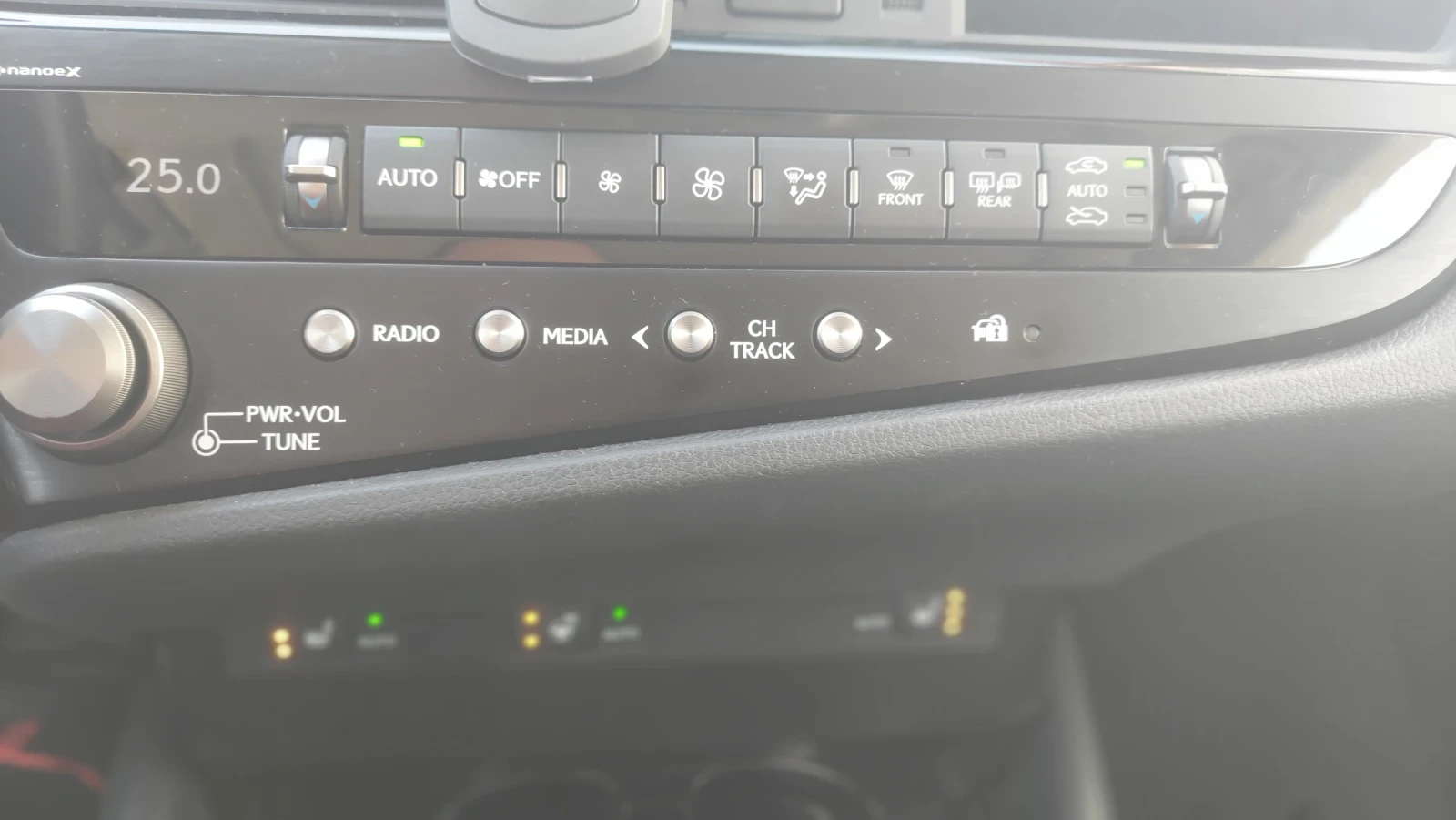 Lexus ES 300 Hybrid , снимка 15 - Автомобили и джипове - 53937043