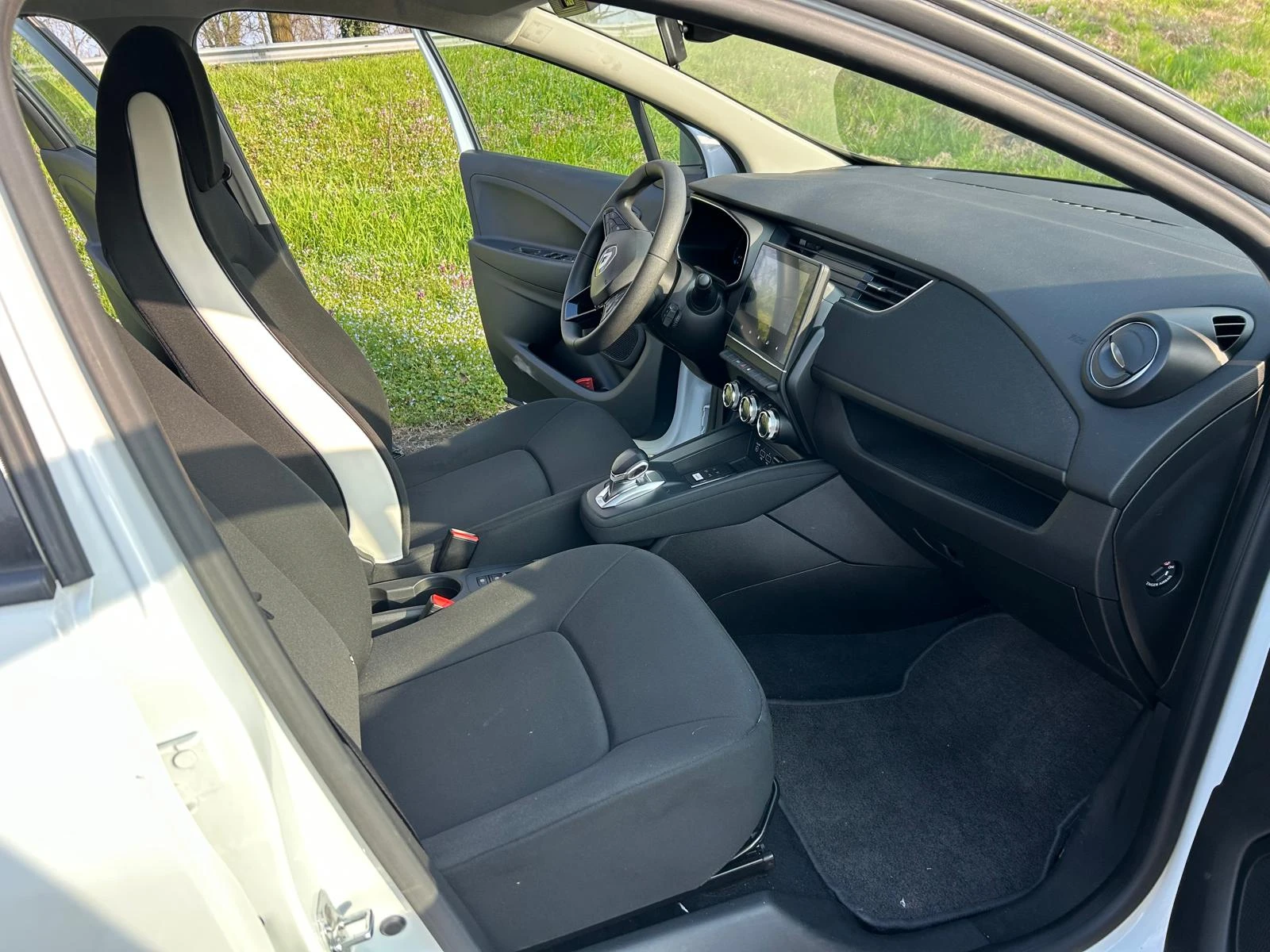 Renault Zoe  Life, снимка 7 - Автомобили и джипове - 53974721