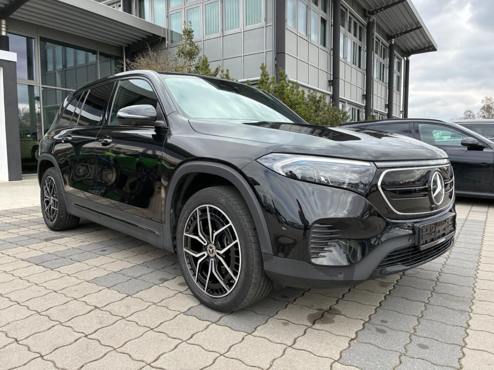 Mercedes-Benz EQB 250 progressive | Auto.bg — изображение 1