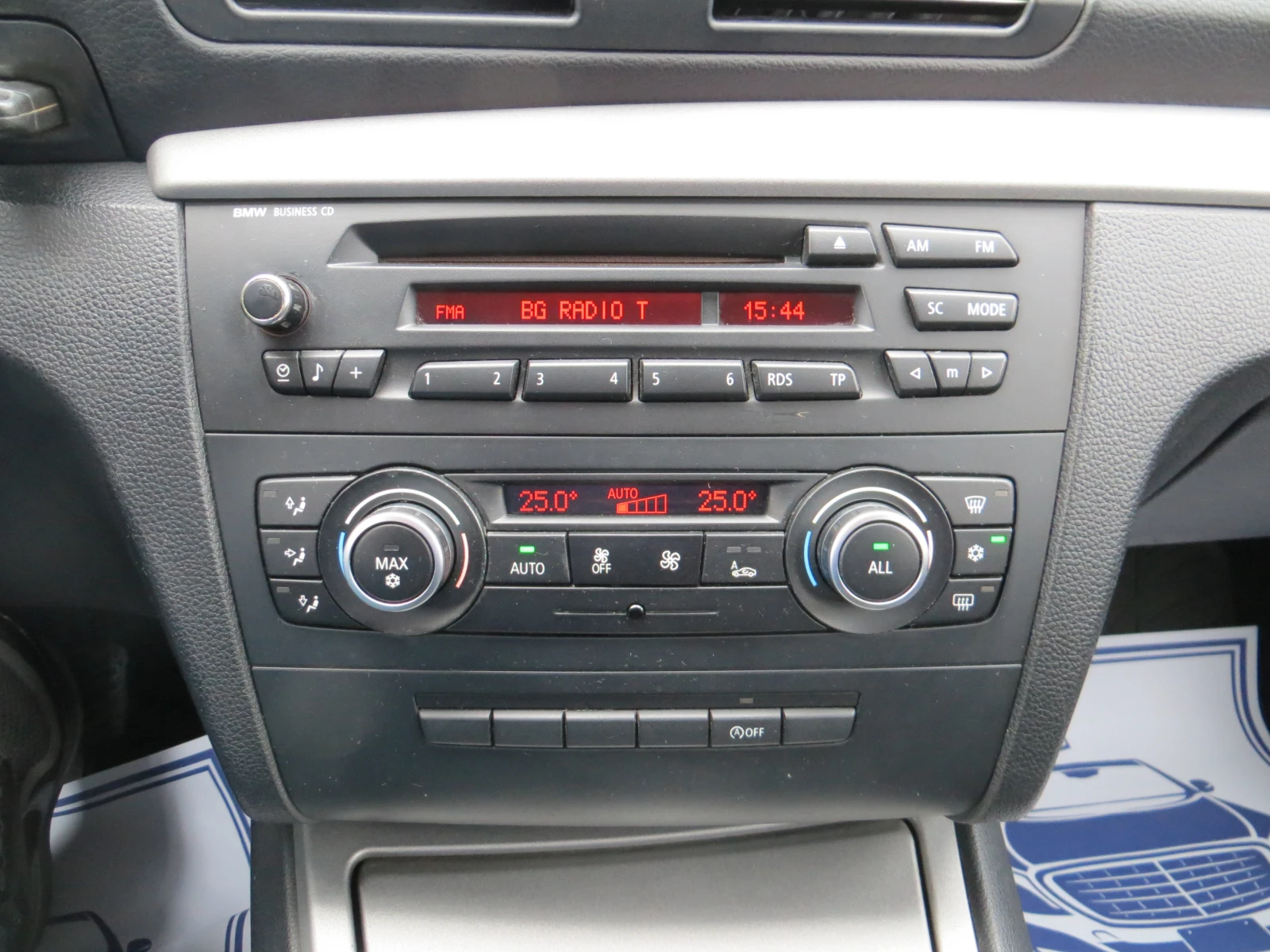 BMW 118 2.0D-Сервизна история Евро 5А, снимка 11 - Автомобили и джипове - 54386154