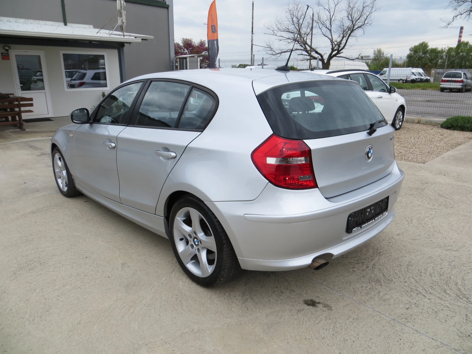 BMW 118 2.0D-Сервизна история Евро 5А, снимка 6 - Автомобили и джипове - 54386154