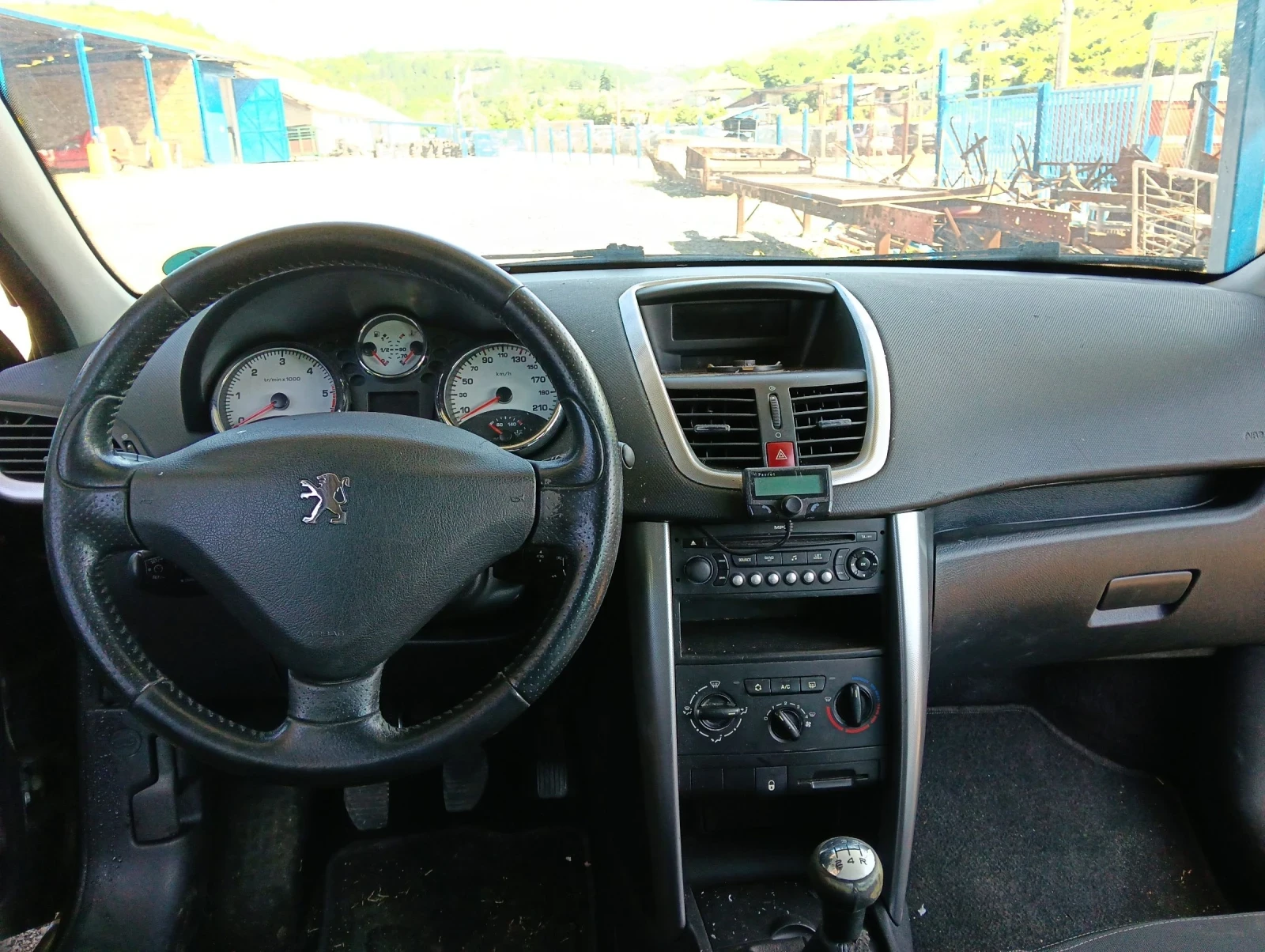Peugeot 207 SW 1.6HDi 90кс / панорама, снимка 11 - Автомобили и джипове - 55033117