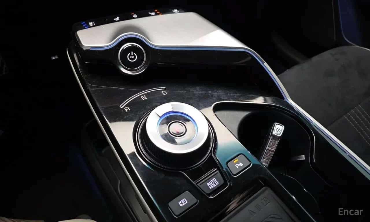 Kia EV6 GT-LINE Long Range 4WD /HUD/360/ОБДУХВАНЕ, снимка 9 - Автомобили и джипове - 55770253