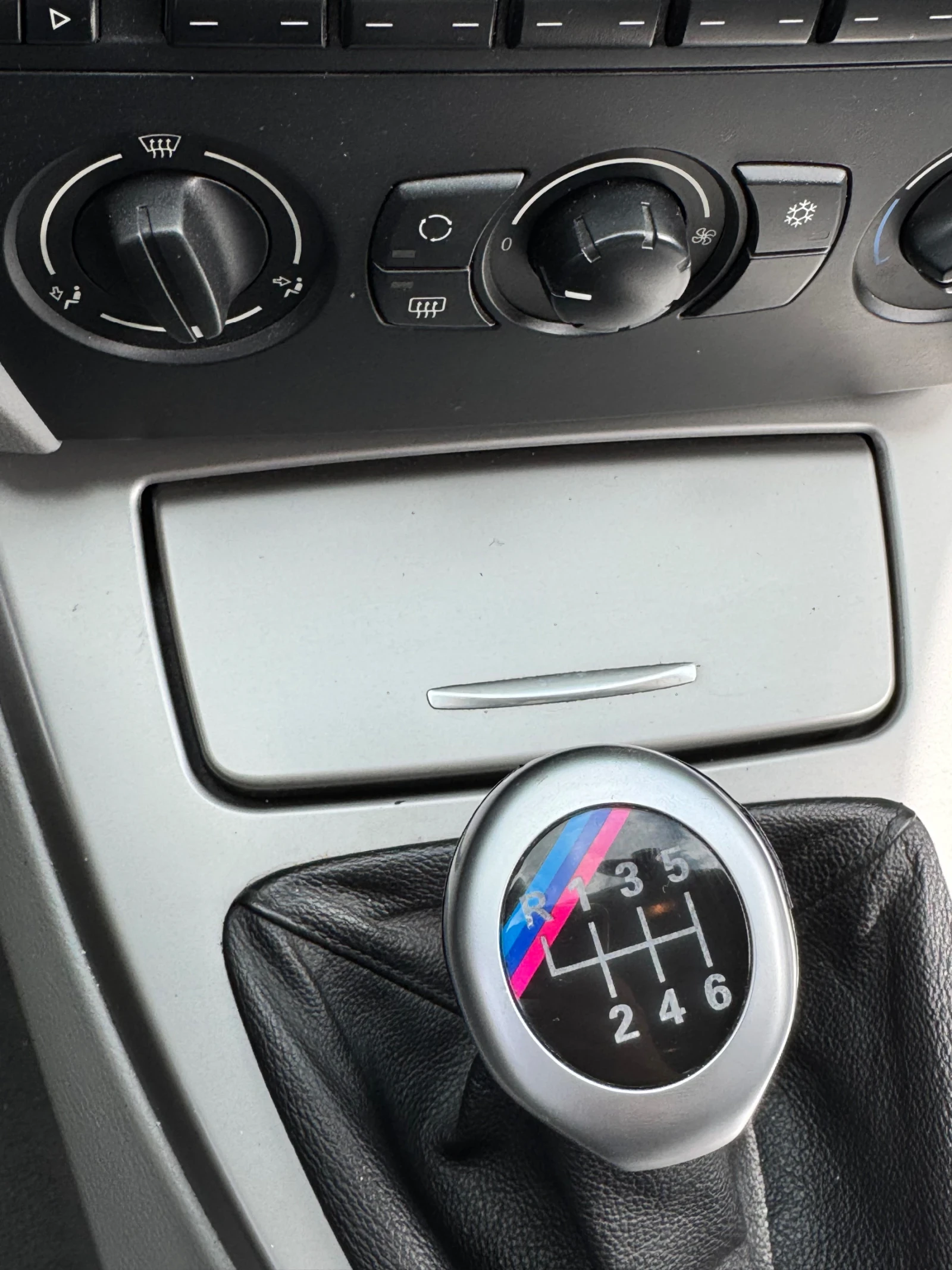 BMW 320 Седан, снимка 10 - Автомобили и джипове - 56202073