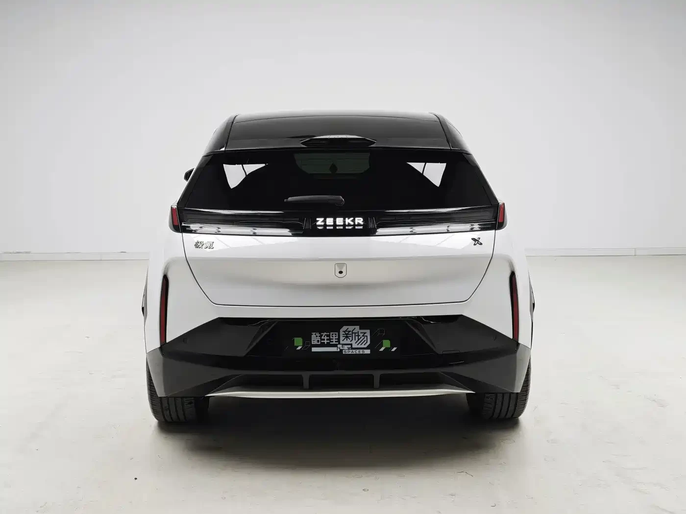 Zeekr X AWD YOU Edition 4-Seater, снимка 8 - Автомобили и джипове - 56709248