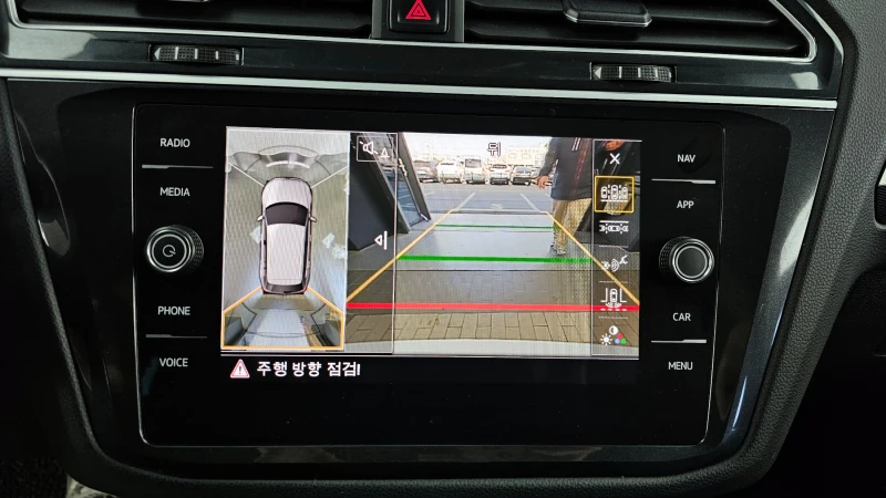 VW Tiguan 2.0TDI PRESTIGE, снимка 15 - Автомобили и джипове - 52536042