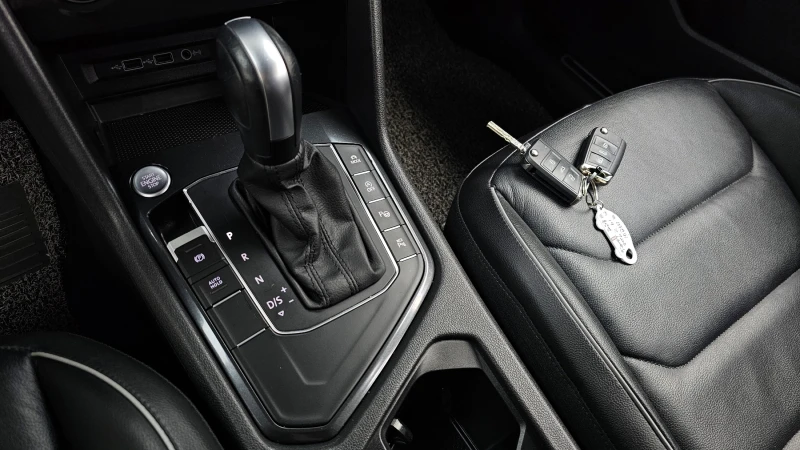 VW Tiguan 2.0TDI PRESTIGE, снимка 9 - Автомобили и джипове - 52536042